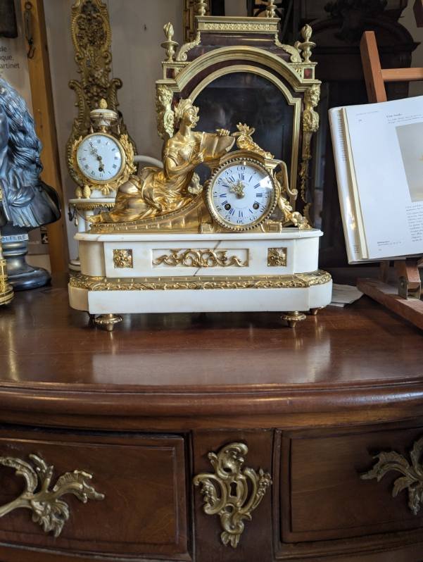 Cartel Louis XV en bronze doré — atelier L'Horlogerie d'Antan Bordeaux